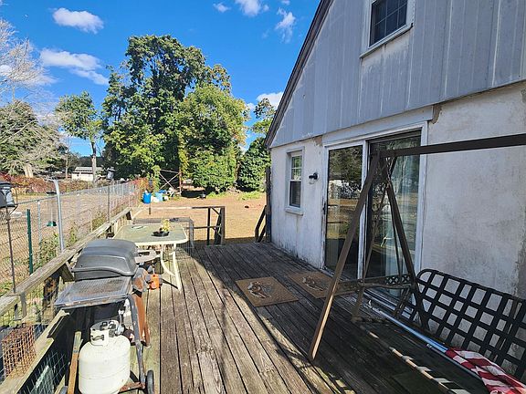 3rd image of 730 E Butler Ave
