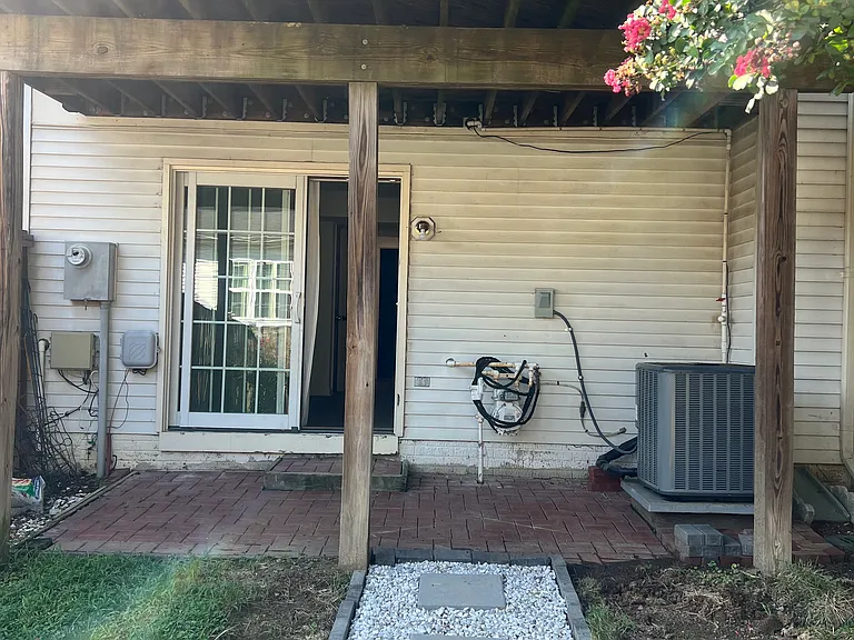 McGuffeys Ct — Photo 28