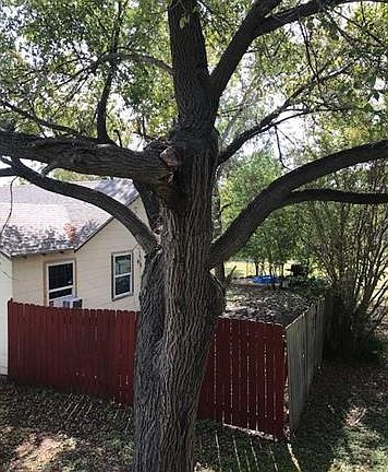 4th image of 109 Hutto St