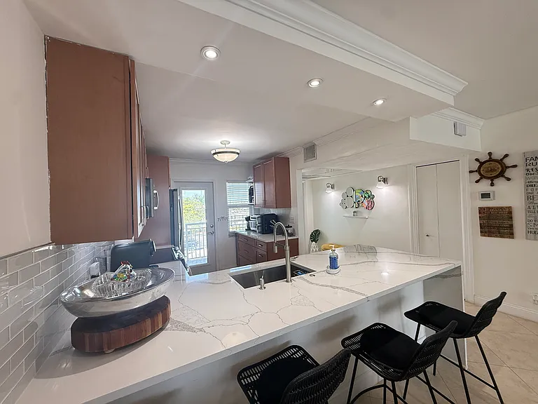 3180 NE 48th Ct #406 — Photo 7