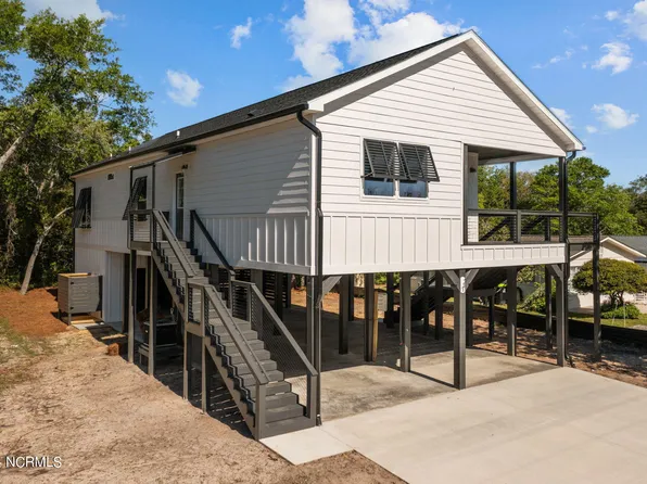111 NE 66th Street, Oak Island, NC 28465
