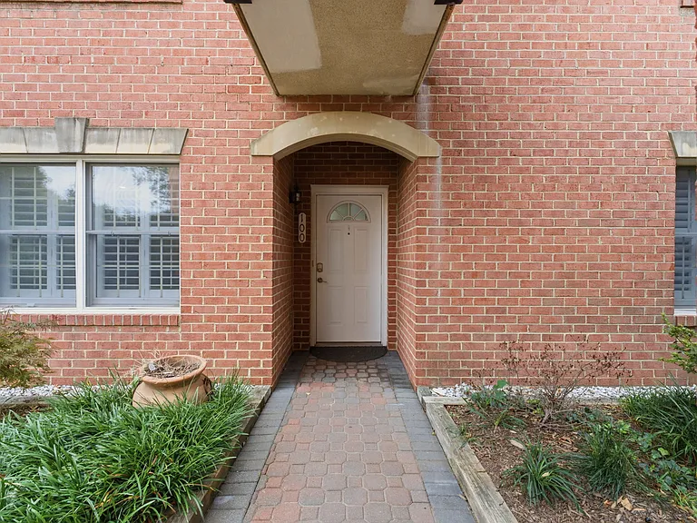 6932 Fairfax Dr #100 — Photo 3