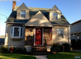 642 7th St #2, Lyndhurst, NJ 07071