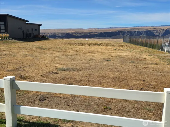 9725 Ridgeview Drive NW, Quincy, WA 98848