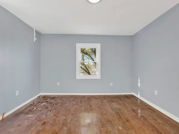 14-29 Pearl Street image 8 of 13