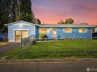 2104 S 253rd St, Des Moines, WA 98198