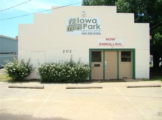 202 N Jackson Ave, Iowa Park, TX 76367