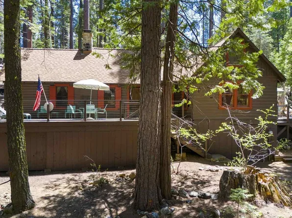 204 Sugarpine Rd, Pinecrest, CA 95364