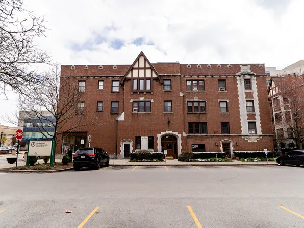 1103 Holley Ct #207, Oak Park, IL 60301