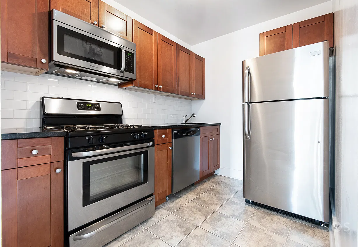 185 Bleecker Street — Photo 4