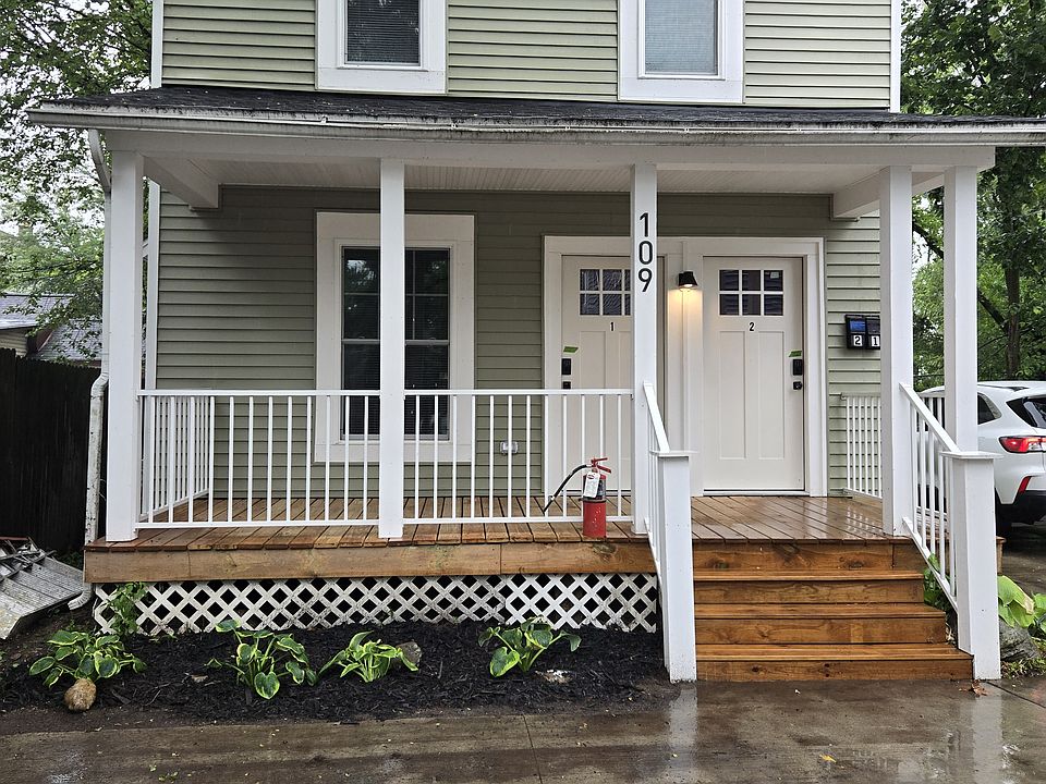 Front of 109 Lexingon Ave NW
