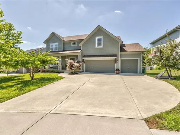 23317 W 52nd Ter, Shawnee, KS 66226