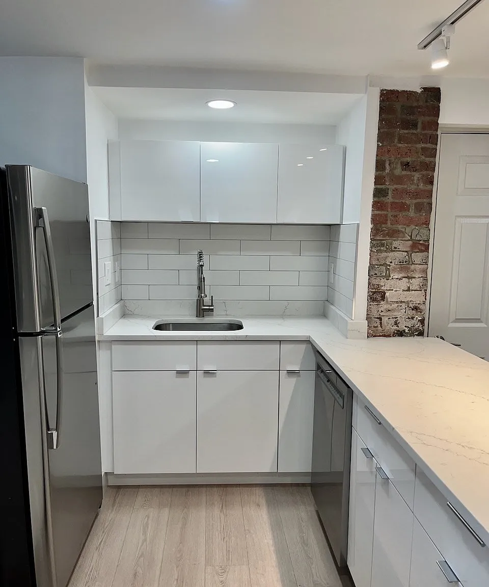 2 bed, 2.0 bath, 1055 sqft, $5,500 — Photo 4