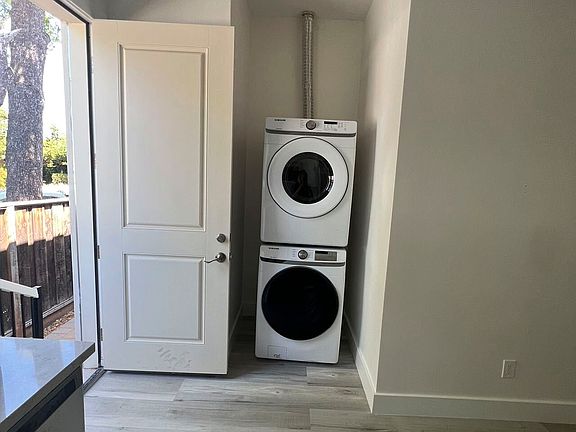 5th image of 875 Richardson Ct