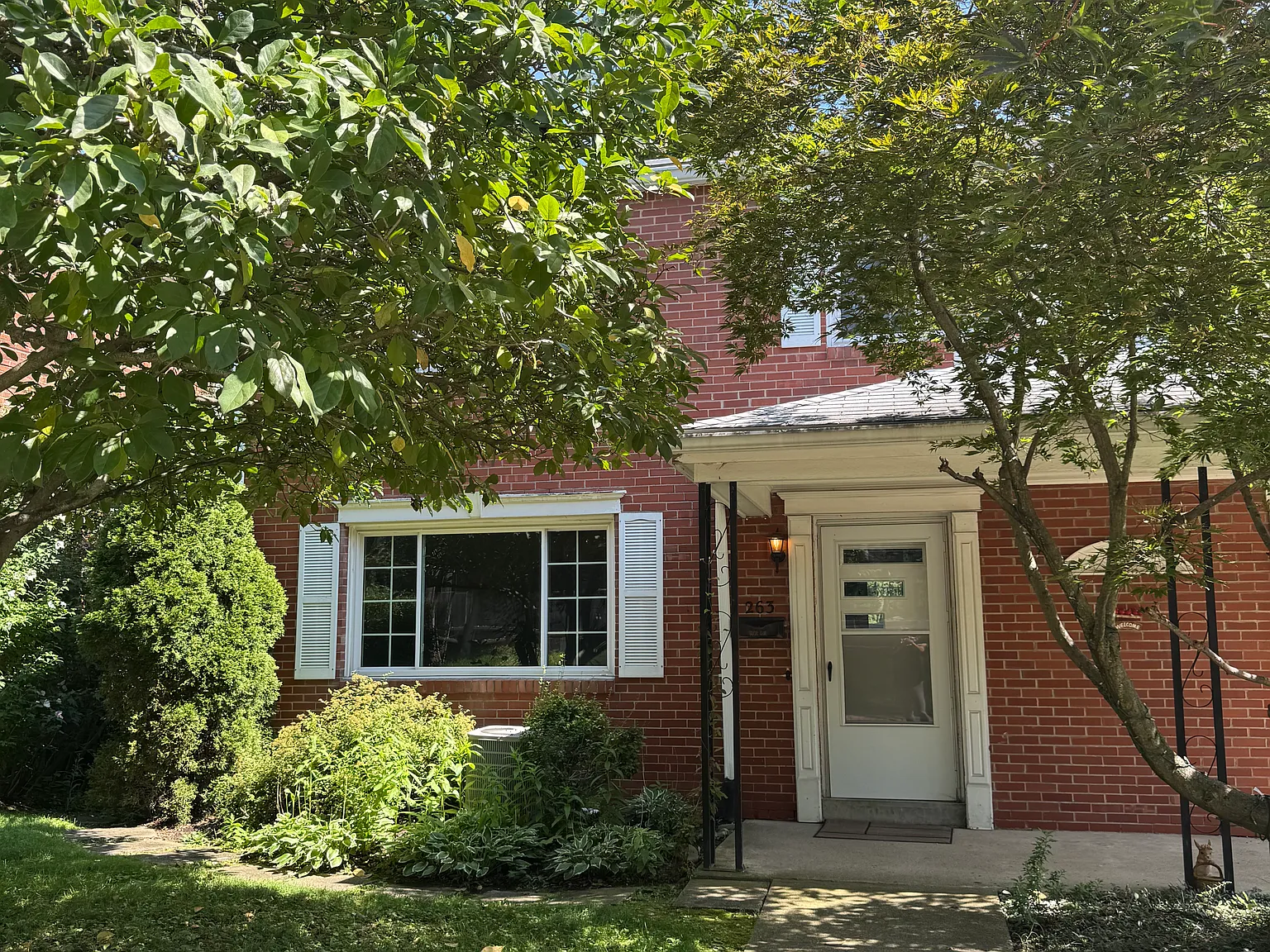 3 bed, 1.5 bath, $2,200 — Photo 1