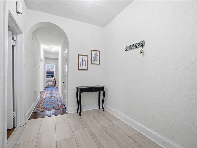 1015 Colonial Ave #4 — Photo 7