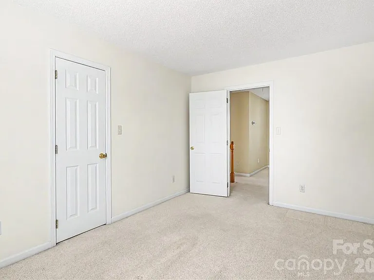 14802 Bergerac Ct — Photo 27