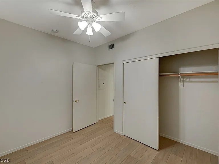 9050 W Warm Springs Rd #1147 — Photo 32
