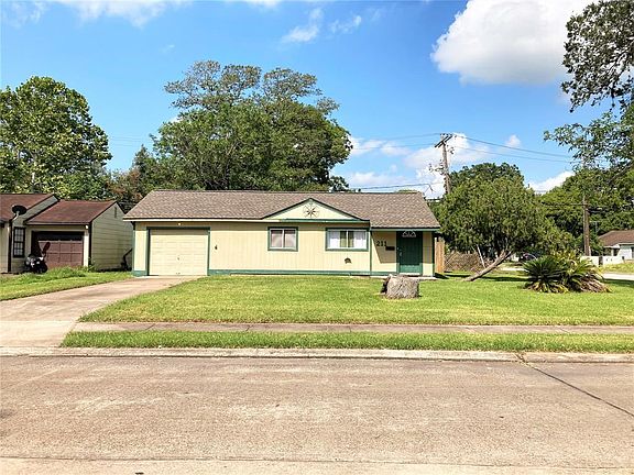 2nd image of 211 Huisache St