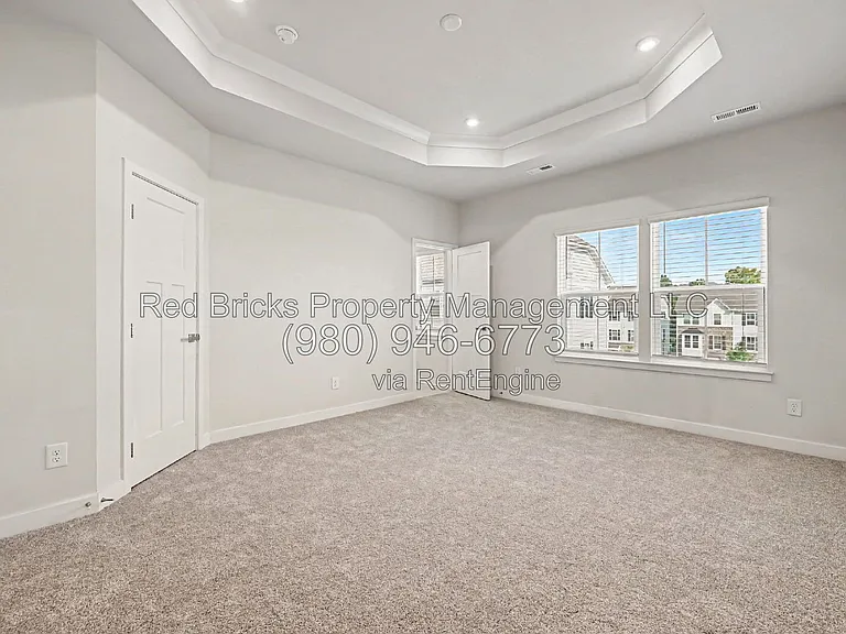 9342 Mallard Mills Dr — Photo 15