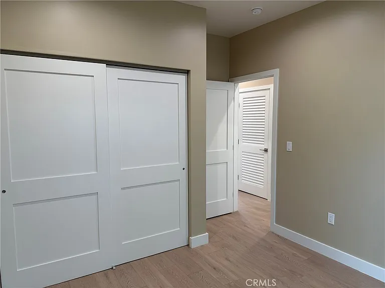 1072 N Vinedo Ave — Photo 13