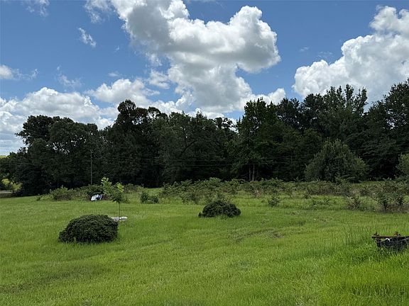 2nd image of 3883 State Highway 75 N
