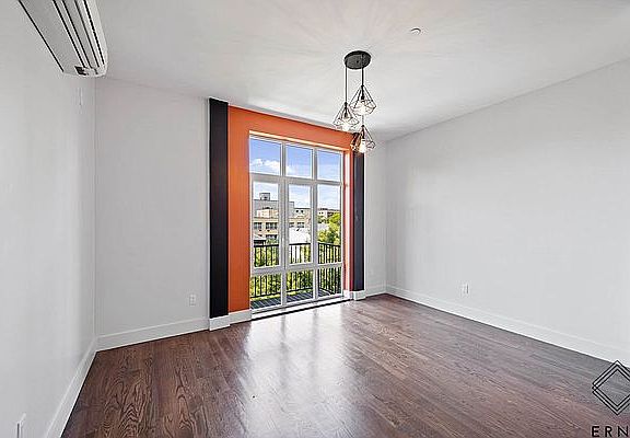 5th image of 99 Varet St #4H