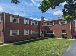 1156 Pine St, Glenview, IL 60025