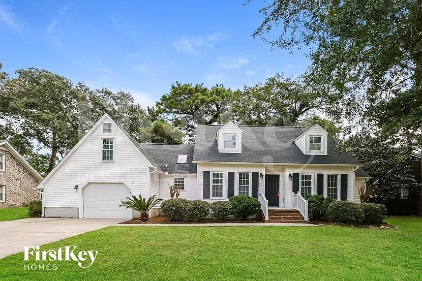 2332 Vanderbilt Dr
