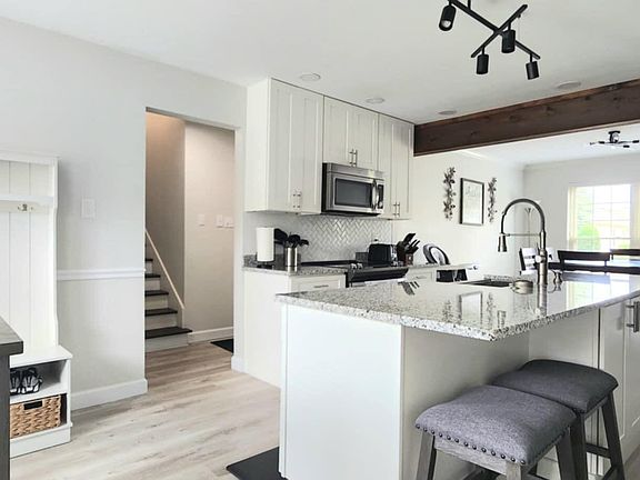 2nd image of 10062 Highgate Cir
