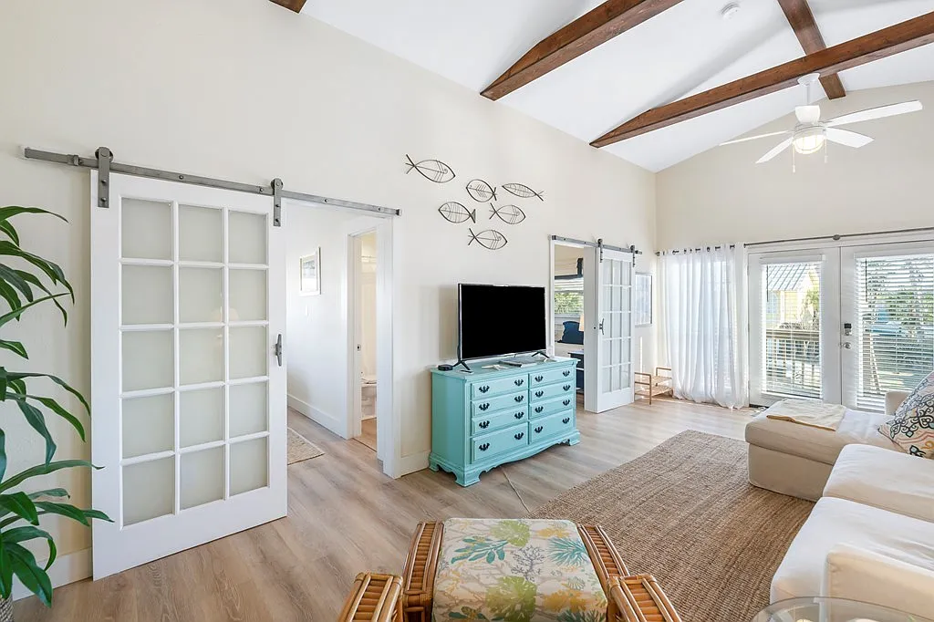 3 bed, 2.0 bath, 1488 sqft, $2,800 — Photo 3