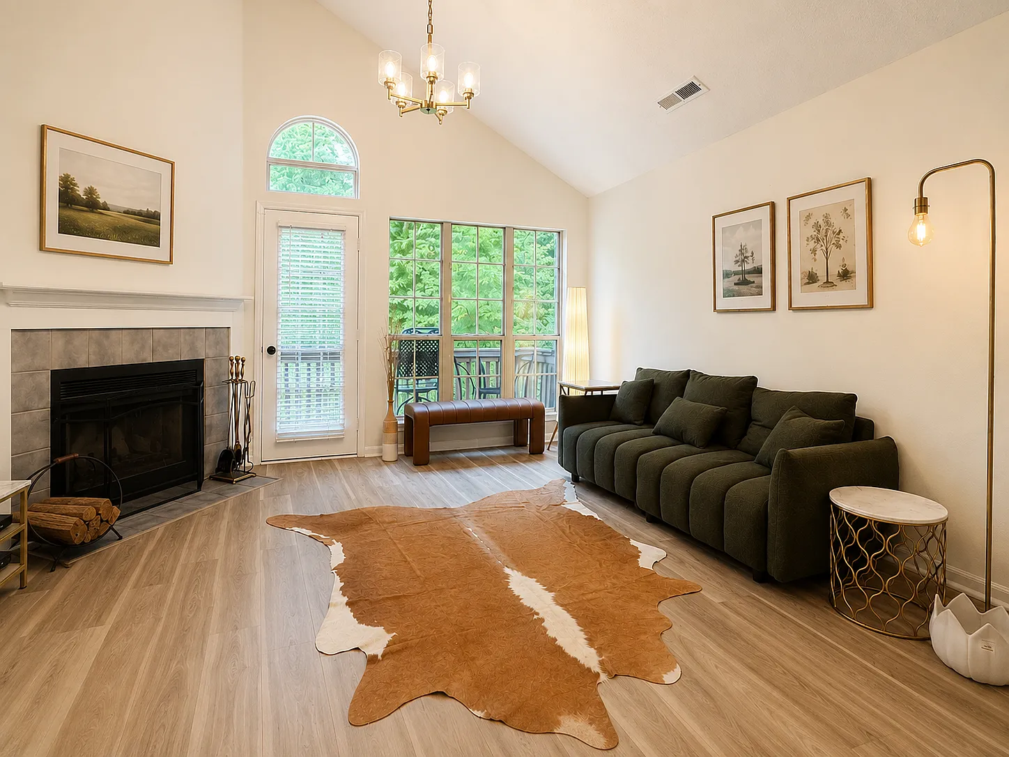 2 bed, 890 sqft, $2,100 — Photo 2