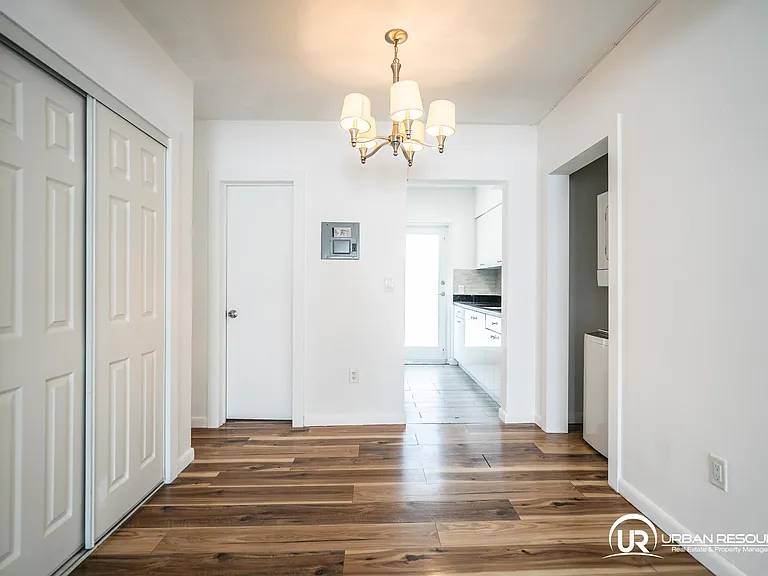 1120 Euclid Ave #9 — Photo 11