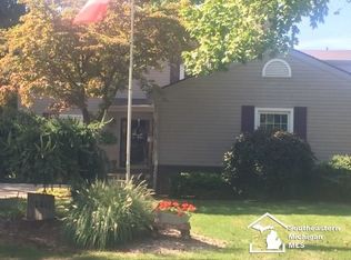 2647 Deborah St, Monroe, MI 48162