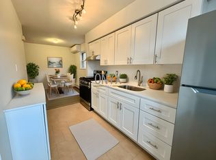 69-30 60th Rd APT 2, Maspeth, NY 11378