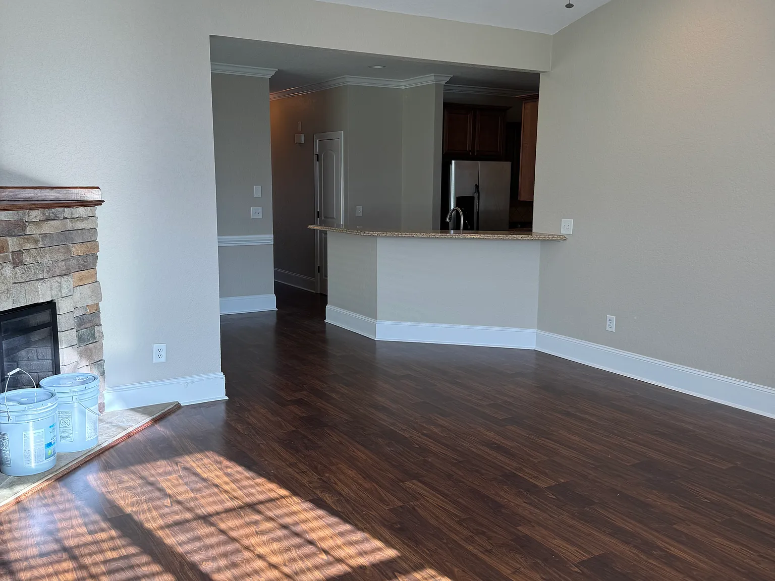 3 bed, 1430 sqft, $1,800 — Photo 2