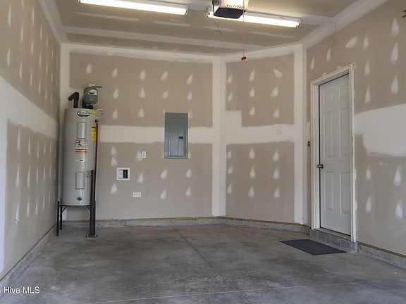 3rd image of 123 Waterstone Ln