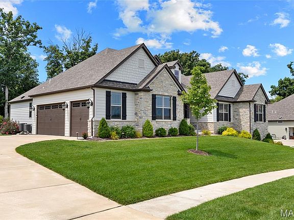 2nd image of 131 Westleigh Manor Dr