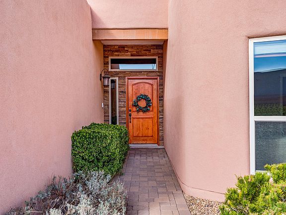 3rd image of 5936 Mesa Vista Trl NW