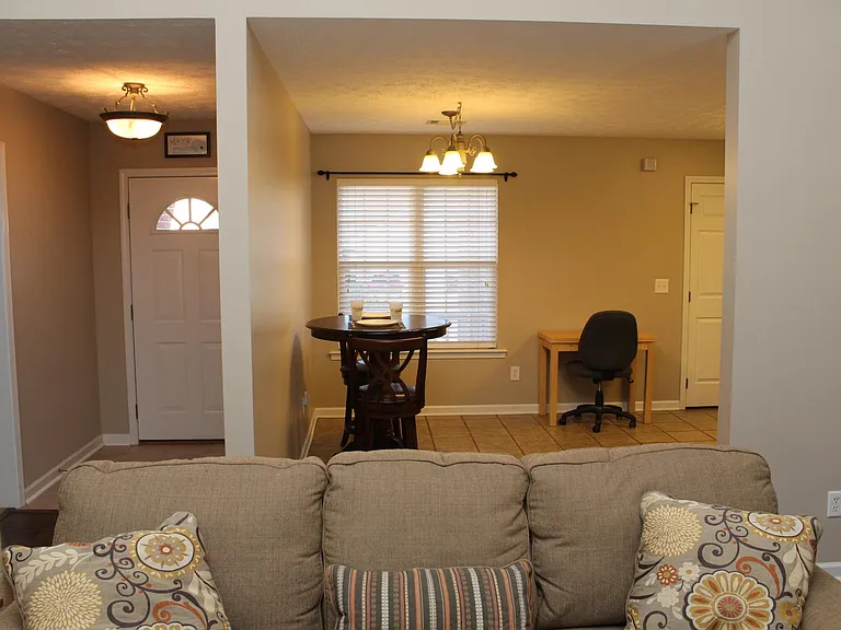 951 Sandstone Ln — Photo 8