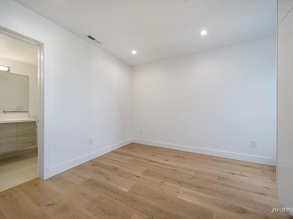 5th image of 1863 Mission St #705