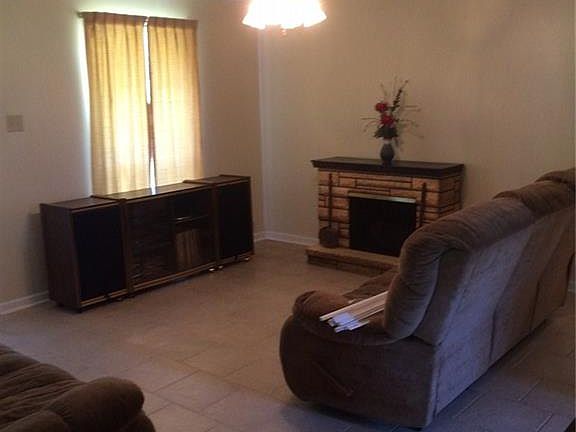 5th image of 3585 Oak Wood Dr