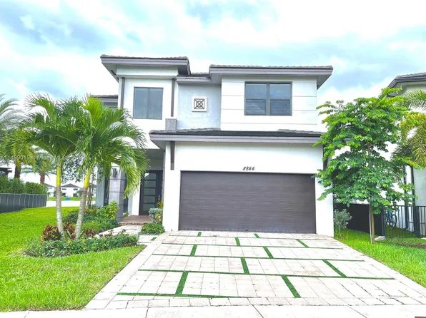 8844 NW 160th Ter, Miami Lakes, FL 33018