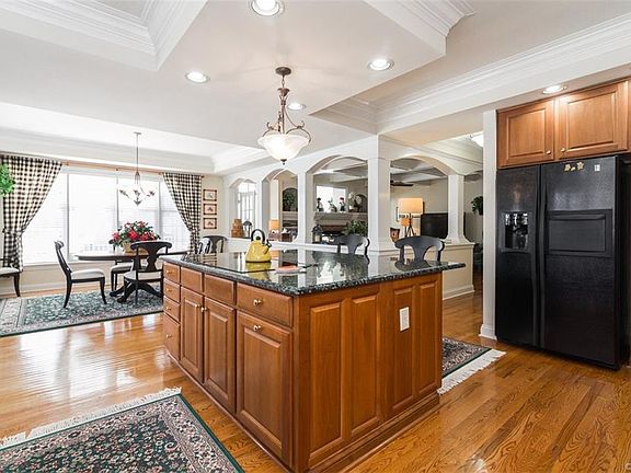 3rd image of 8406 Broadmore Ln