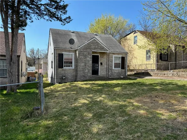3837 E 53rd Ter, Kansas City, MO 64130