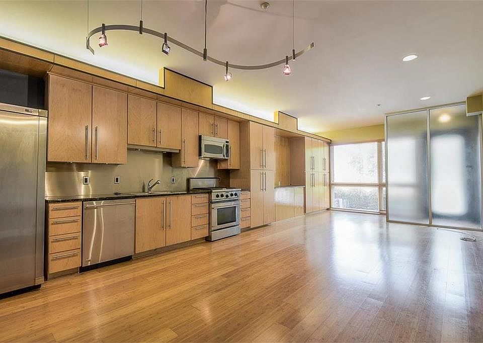 1st image of 725 W 16th St
