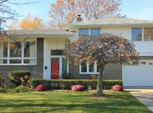 176 Ava Ln, Williamsville, NY