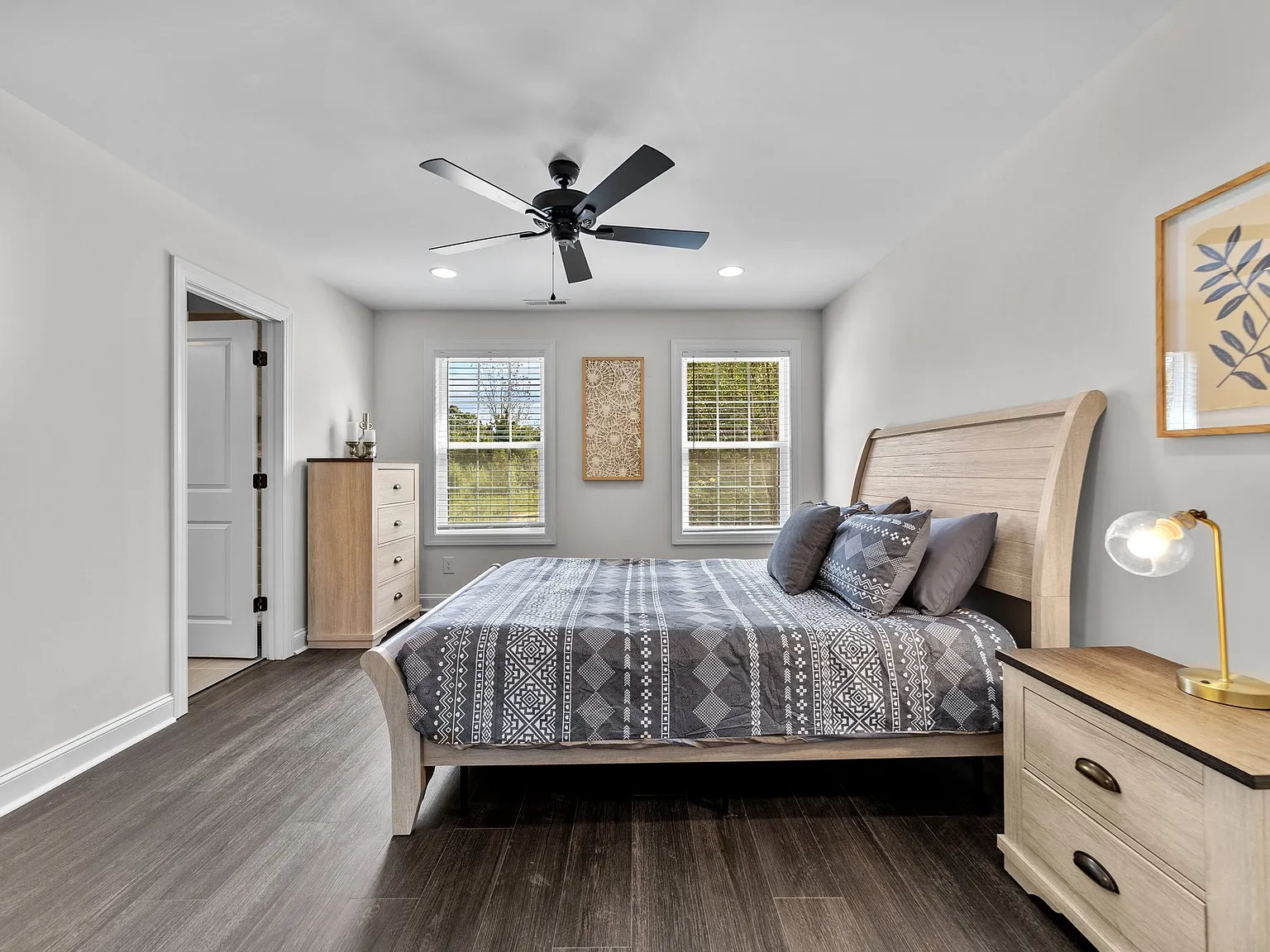 816 Crown Point Drive - 1 — Photo 4