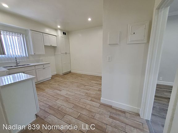 2nd image of 840 N Ardmore Ave APT 7