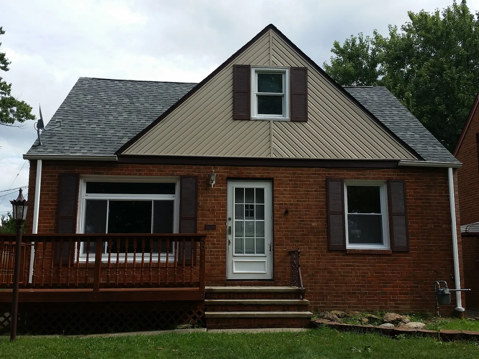 5911 Hodgman Dr photo 1